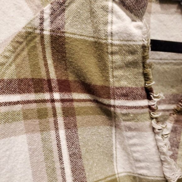 Super Soft Frayed Distressed Flannel Shacket – Cream, Brown & Olive green L - Picture 9 of 9